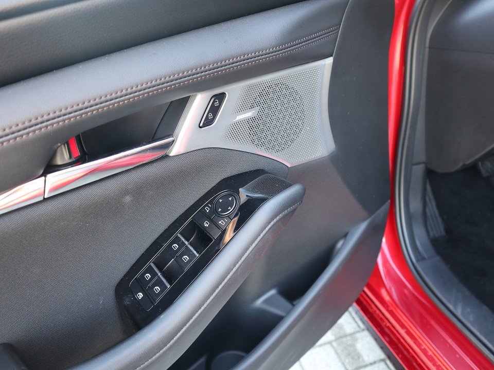 Fahrzeugabbildung Mazda 3 FB G-140 AT Exclusive-Line *Aktion* Allwettter NAVI 360° MATRIX BOSE LHZ SHZ
