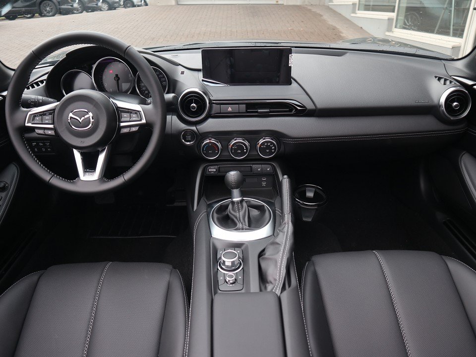Fahrzeugabbildung Mazda MX-5 2026 RF RHT G-132 Exclusive-Line LEDER MATRIX BOSE RFK SHZ