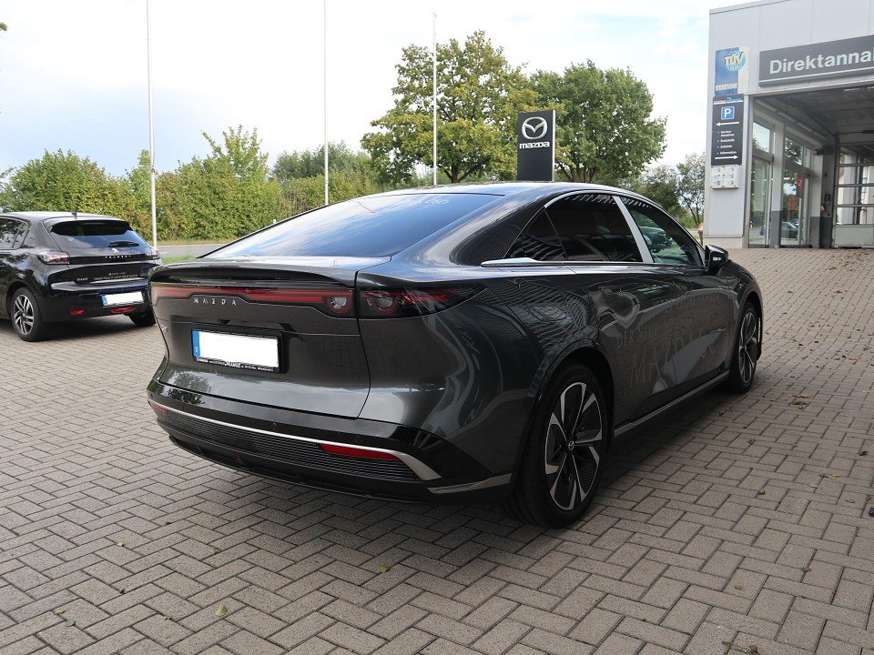 Fahrzeugabbildung Mazda 6e Takumi Plus EV-258 *Aktion* ELEKTRO TEIL-NAPPA PANO NAVI ACAA 360°
