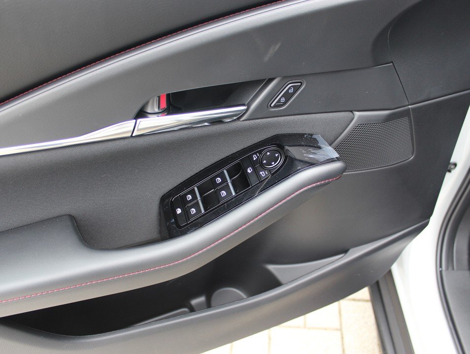 Fahrzeugabbildung Mazda CX-30 G-140 AT Homura *Sofort*Aktion* 18Zoll SHZ EPH LogIn