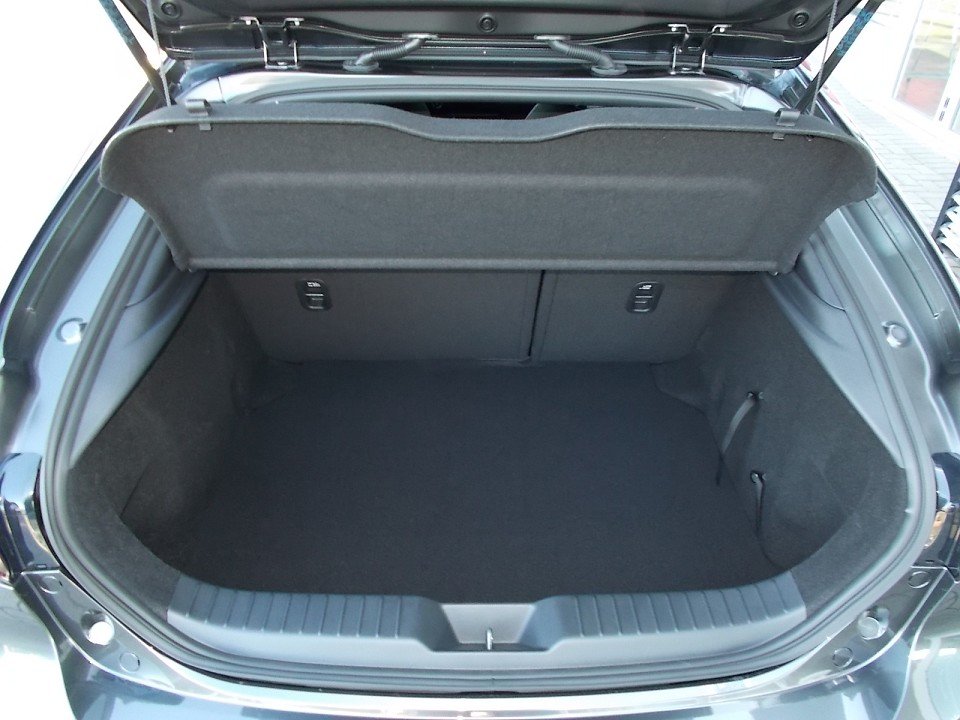 Fahrzeugabbildung Mazda 3 X-186 AT Exclusive-Line 360° MATRIX BOSE LHZ
