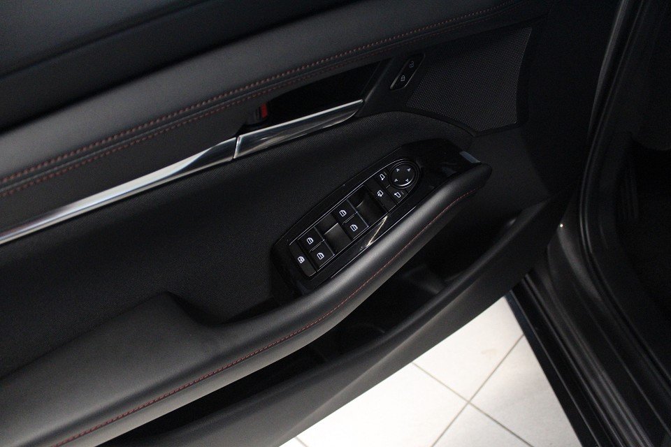 Fahrzeugabbildung Mazda 3 2027 M-Hybrid G-140 AT Homura NAVI ACAA SHZ HUD RFK VOLL-LED