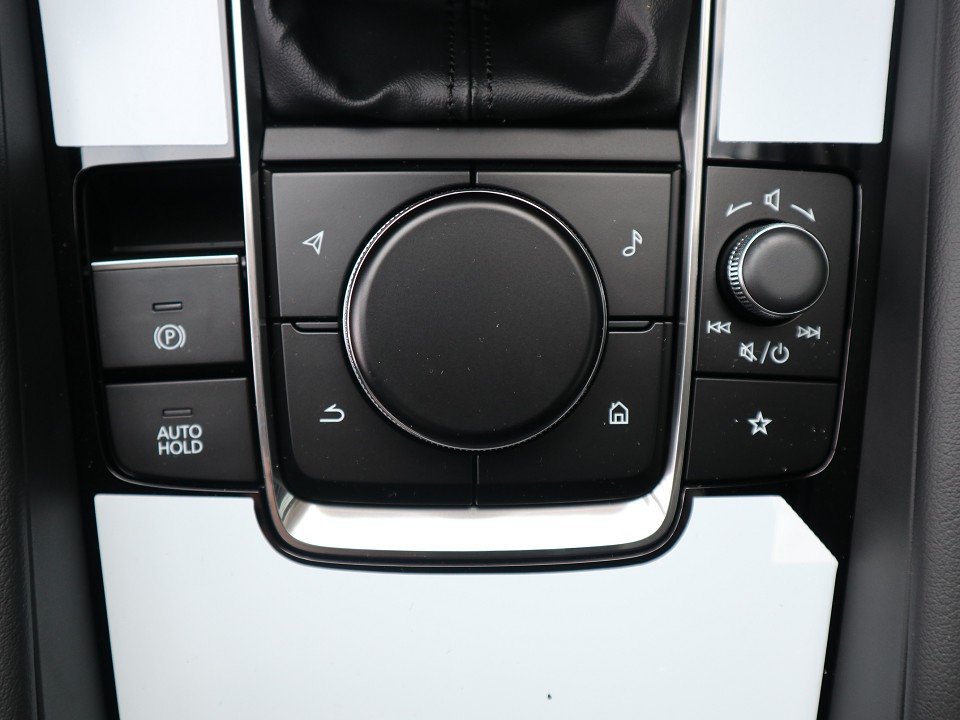 Fahrzeugabbildung Mazda 3 2027 M-Hybrid G-140 Homura *Aktion* NAVI ACAA SHZ HUD RFK VOLL-LED