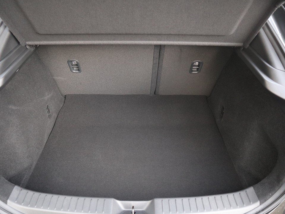 Fahrzeugabbildung Mazda CX-30 2027 G-140 Centre-Line 18Zoll SHZ EPH LogIn