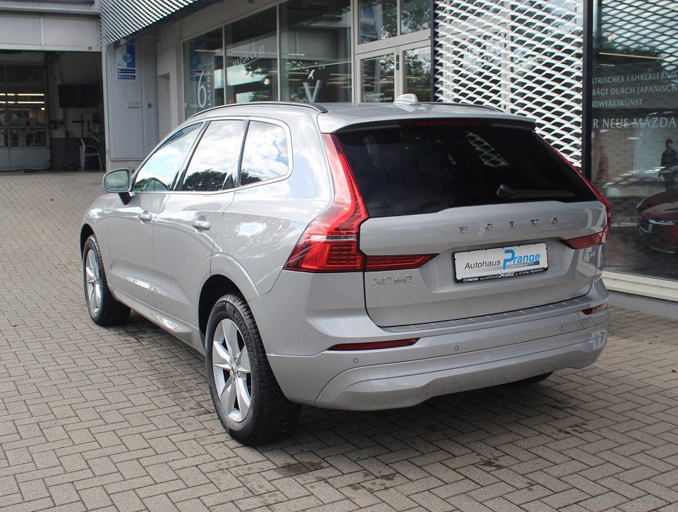 Fahrzeugabbildung Volvo XC-60 M-Hybrid B4 AT Core AHK NAVI ACAA SHZ LED RFK