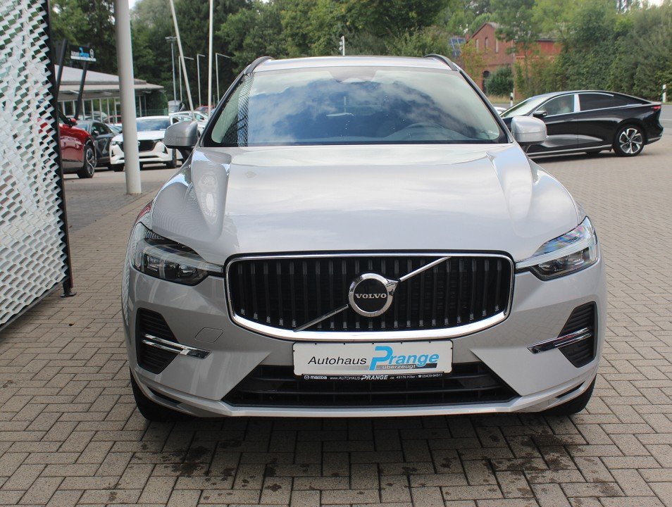 Fahrzeugabbildung Volvo XC-60 M-Hybrid B4 AT Core AHK NAVI ACAA SHZ LED RFK