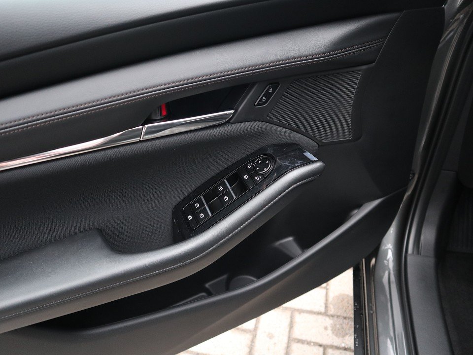 Fahrzeugabbildung Mazda 3 FB 2027 M-Hybrid G-140 Centre-Line *Aktion* NAVI ACAA Voll-LED SHZ HUD RFK