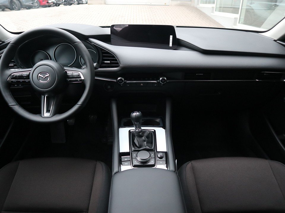 Fahrzeugabbildung Mazda 3 FB 2027 M-Hybrid G-140 Centre-Line *Aktion* NAVI ACAA Voll-LED SHZ HUD RFK