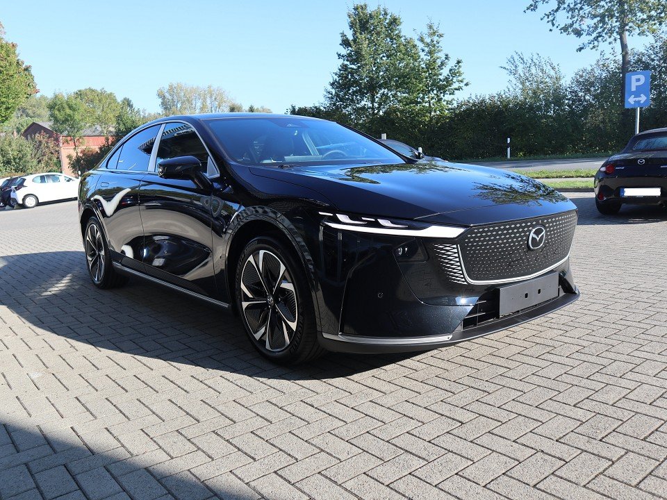 Fahrzeugabbildung Mazda 6e EV-258 Takumi Plus *Sofort* NAPPA el.Rollo PANO 360° Sony