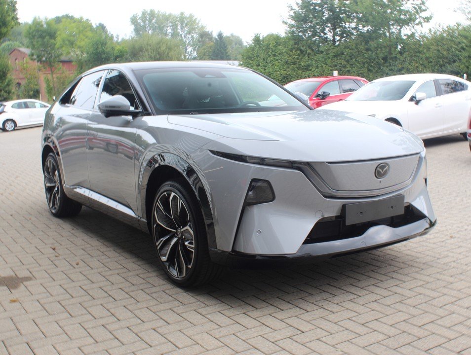 Fahrzeugabbildung Mazda CX-6e EV-258 Takumi Plus DIGI. SPIEGEL 21' PANO