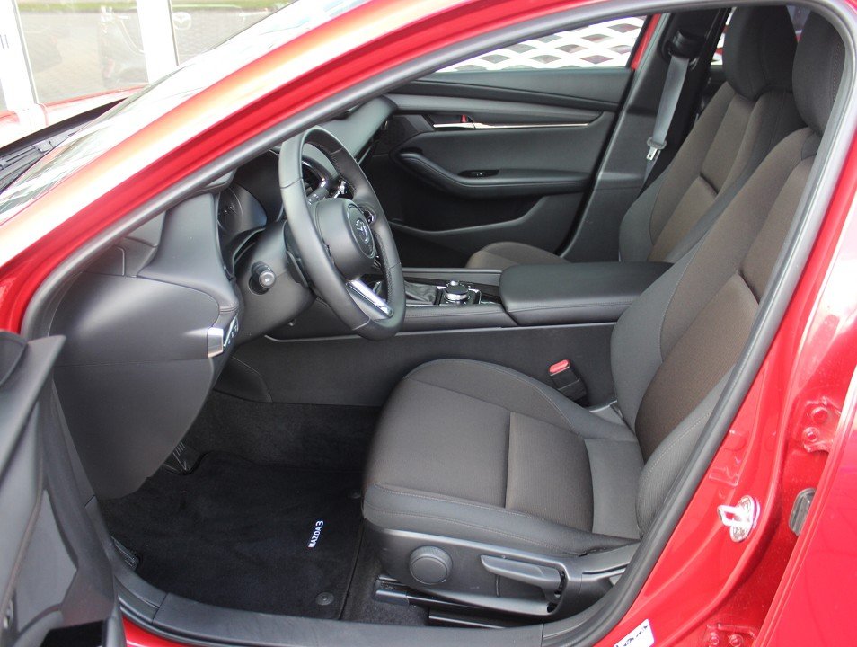 Fahrzeugabbildung Mazda 3 M-Hybrid G-140 AT Centre-Line DESI *Aktion* Allwetter MATRIX SHZ LHZ RFK EPH LogIn