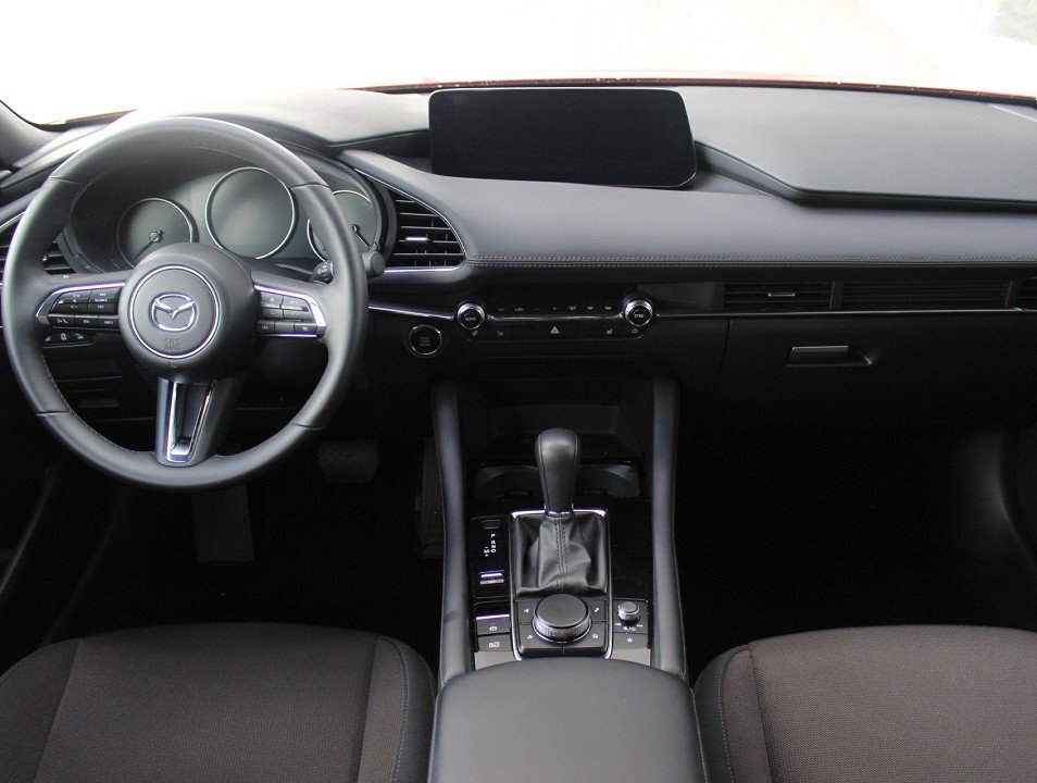 Fahrzeugabbildung Mazda 3 M-Hybrid G-140 AT Centre-Line DESI *Aktion* Allwetter MATRIX SHZ LHZ RFK EPH LogIn