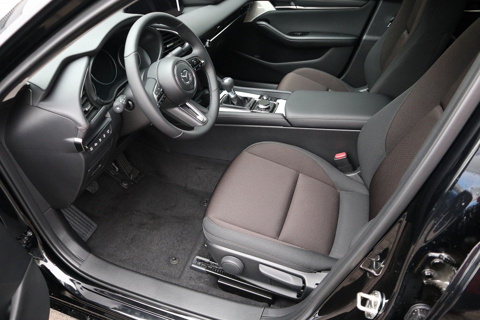 Fahrzeugabbildung Mazda 3 FB 2027 M-Hybrid G-140 Exclusive-Line *Aktion* NAVI ACAA SHZ HUD 360° MATRIX BOSE