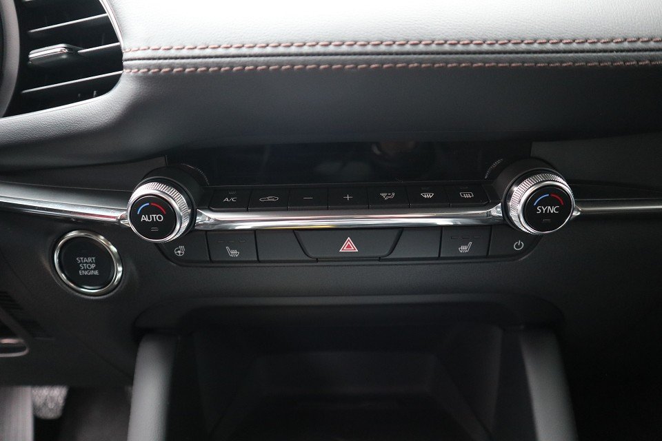 Fahrzeugabbildung Mazda 3 FB 2027 M-Hybrid G-140 Exclusive-Line *Aktion* NAVI ACAA SHZ HUD 360° MATRIX BOSE