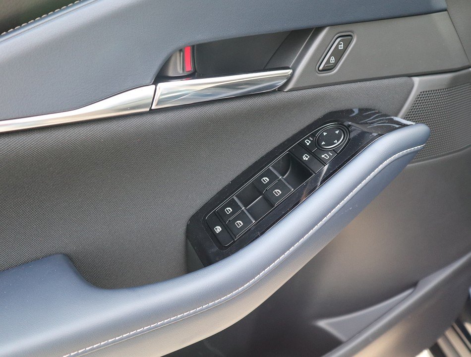 Fahrzeugabbildung Mazda CX-30 G-150 Selection DES-P ACT-P *AHK*Aktion* MATRIX 360° EPH SHZ LHZ LogIn