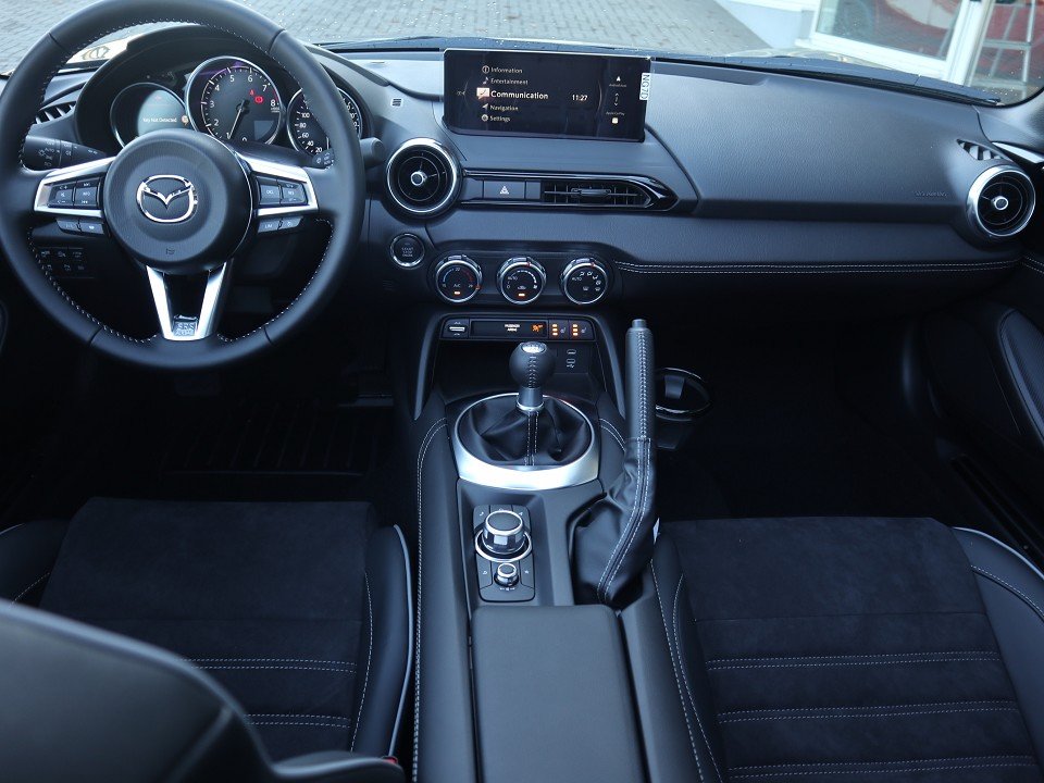 Fahrzeugabbildung Mazda MX-5 RF 2027 G-136 Homura RECARO BILSTEIN BREMBO MATRIX BOSE