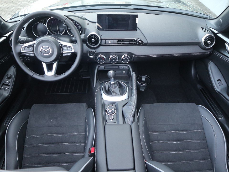 Fahrzeugabbildung Mazda MX-5 RF 2027 G-136 Homura RECARO BILSTEIN BREMBO MATRIX BOSE