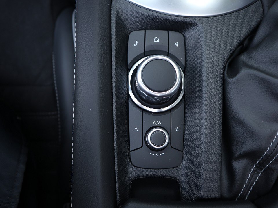Fahrzeugabbildung Mazda MX-5 2027 G-136 Yakudo RECARO BILSTEIN NAVI ACAA RFK MATRIX