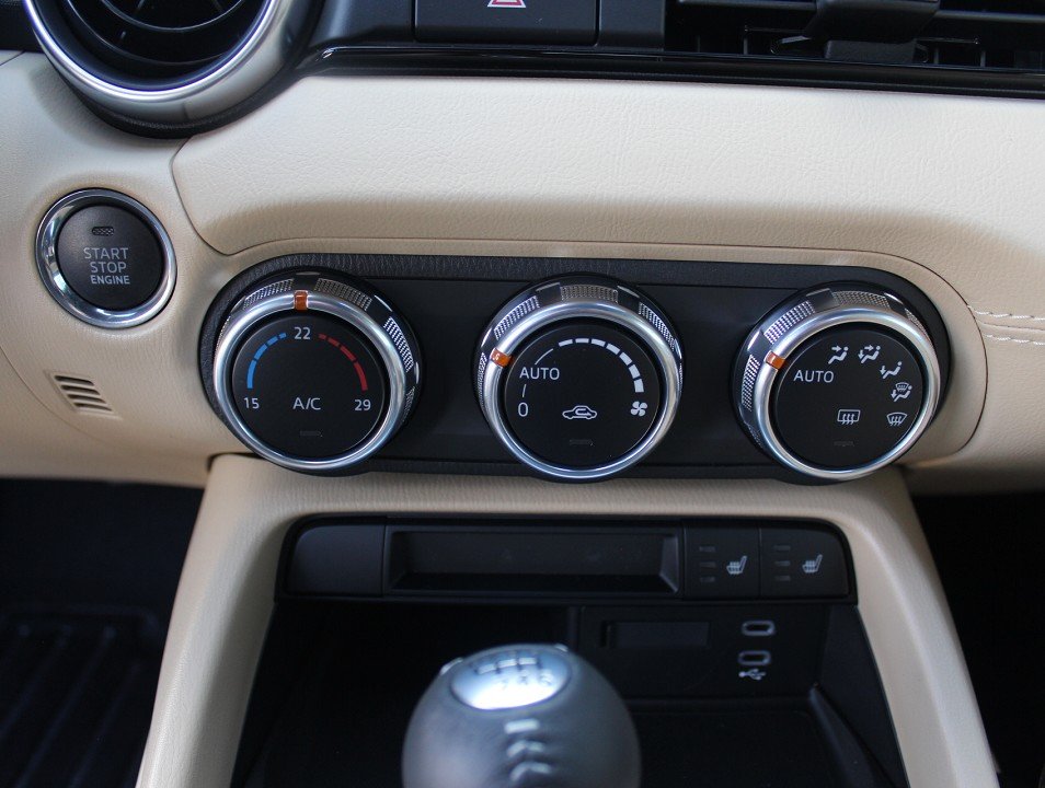 Fahrzeugabbildung Mazda MX-5 2027 G-136 Kazari NAPPA NAVI ACAA MATRIX RFK BOSE SHZ