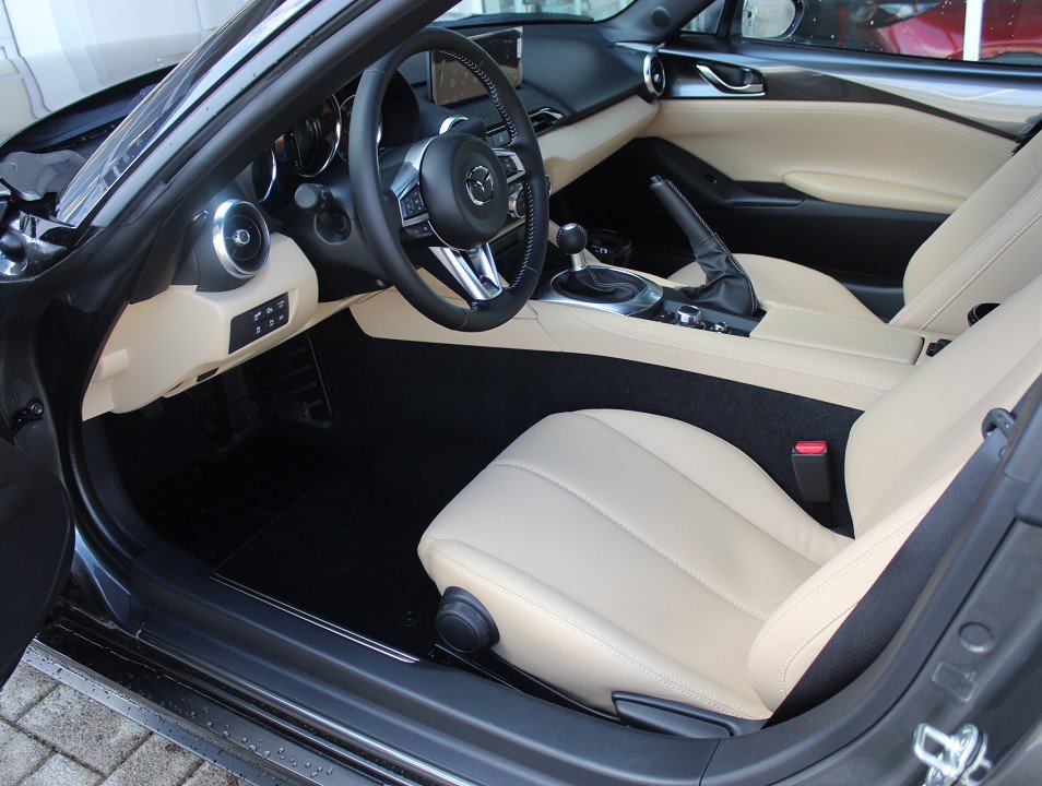 Fahrzeugabbildung Mazda MX-5 2027 G-136 Kazari NAPPA NAVI ACAA MATRIX RFK BOSE SHZ