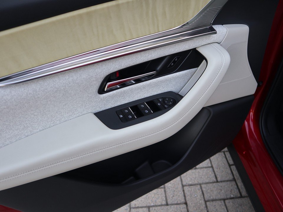 Fahrzeugabbildung Mazda CX-60 D-254 AWD AT Takumi PRE-COM-P CON-P DA-P PAN-P *Aktion* Leder el.Sitzv. 360° BOSE MATRIX