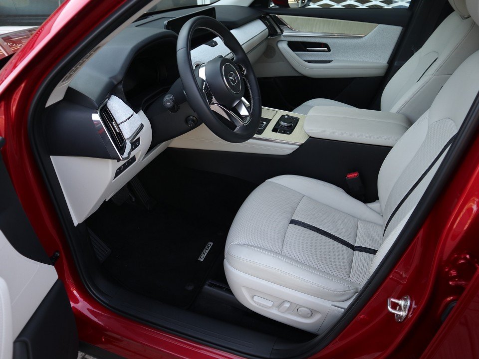 Fahrzeugabbildung Mazda CX-60 D-254 AWD AT Takumi PRE-COM-P CON-P DA-P PAN-P *Aktion* Leder el.Sitzv. 360° BOSE MATRIX