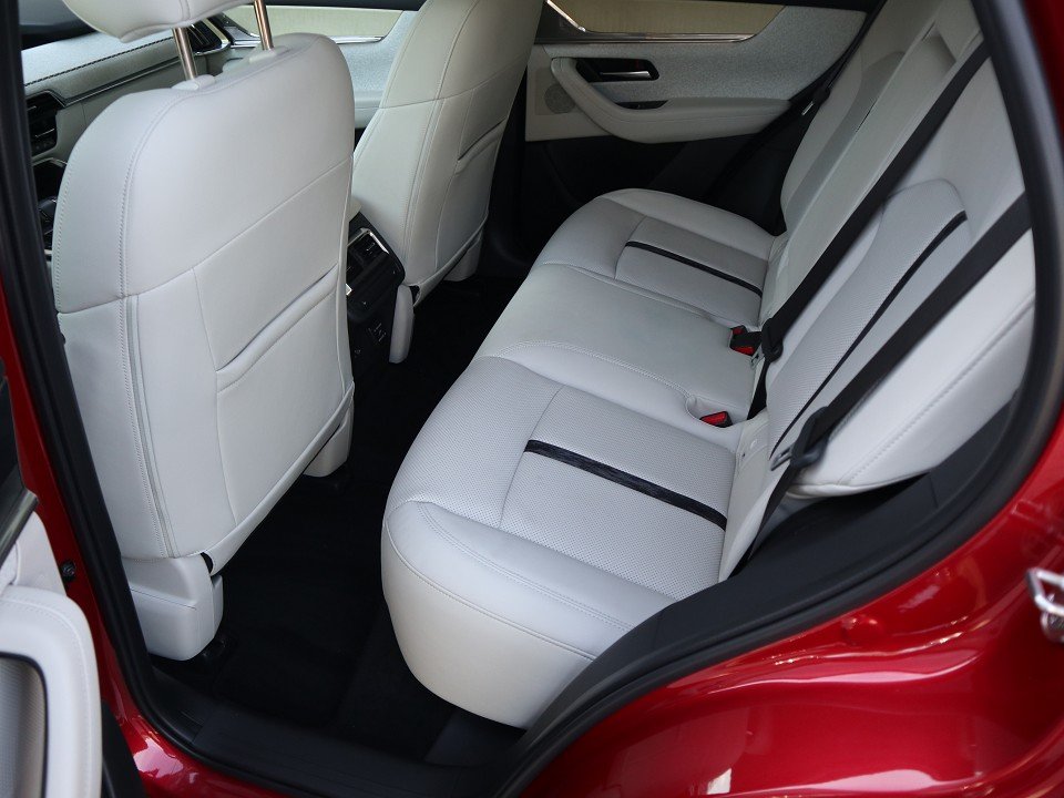 Fahrzeugabbildung Mazda CX-60 D-254 AWD AT Takumi PRE-COM-P CON-P DA-P PAN-P *Aktion* Leder el.Sitzv. 360° BOSE MATRIX