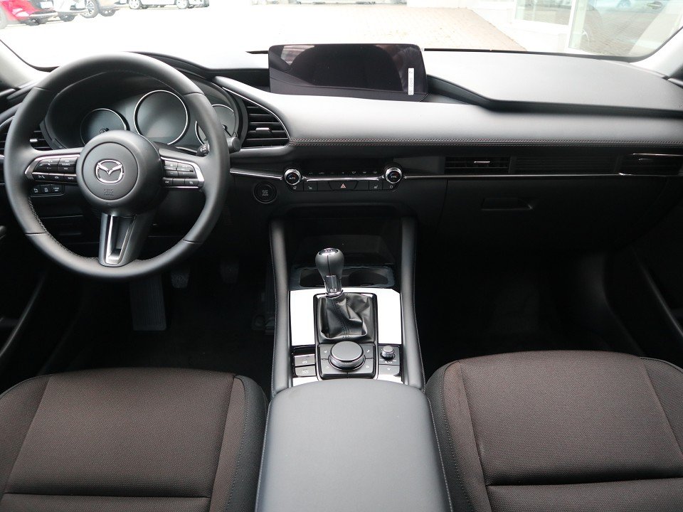 Fahrzeugabbildung Mazda 3 FB 2027 M-Hybrid G-140 Centre-Line *Aktion* NAVI ACAA Voll-LED SHZ HUD RFK