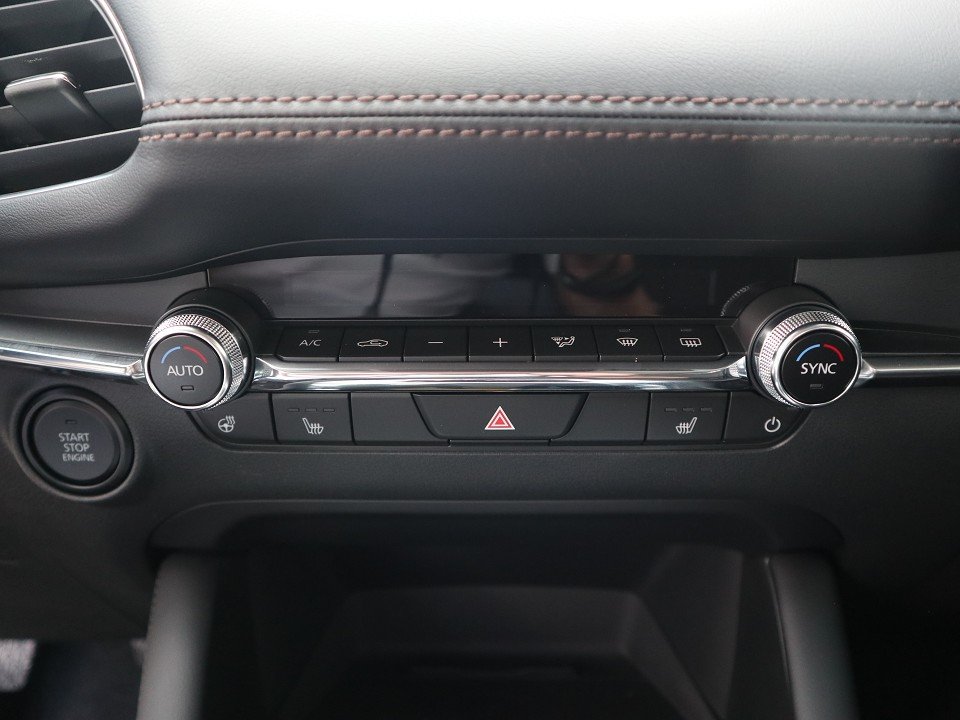 Fahrzeugabbildung Mazda 3 FB 2027 M-Hybrid G-140 Centre-Line *Aktion* NAVI ACAA Voll-LED SHZ HUD RFK