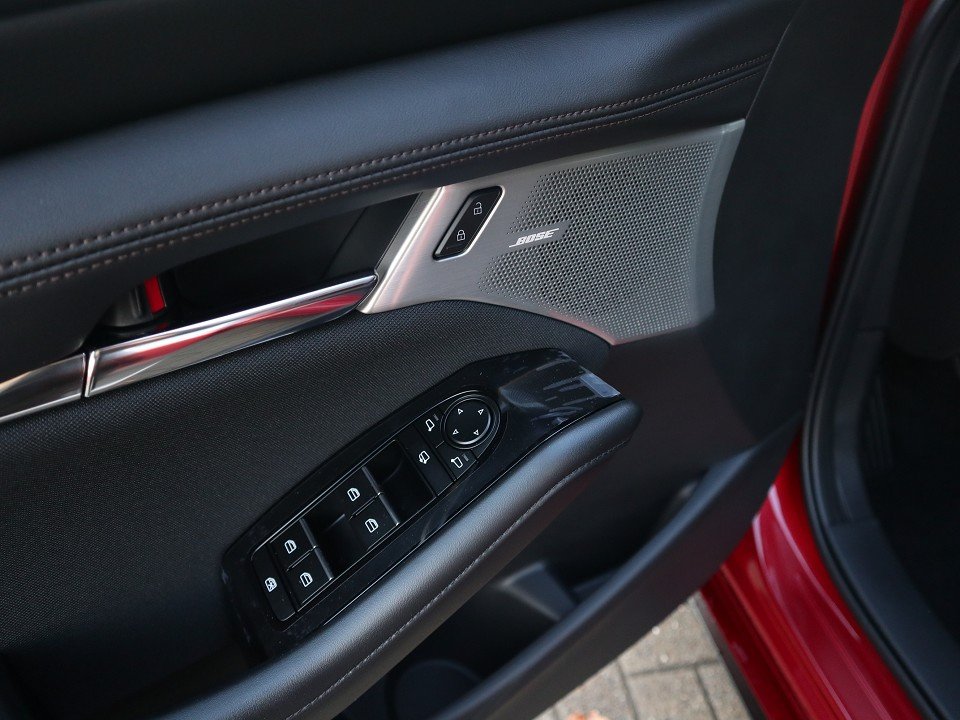 Fahrzeugabbildung Mazda 3 FB 2027 M-Hybrid G-140 Exclusive-Line *Aktion* NAVI ACAA SHZ HUD 360° MATRIX BOSE