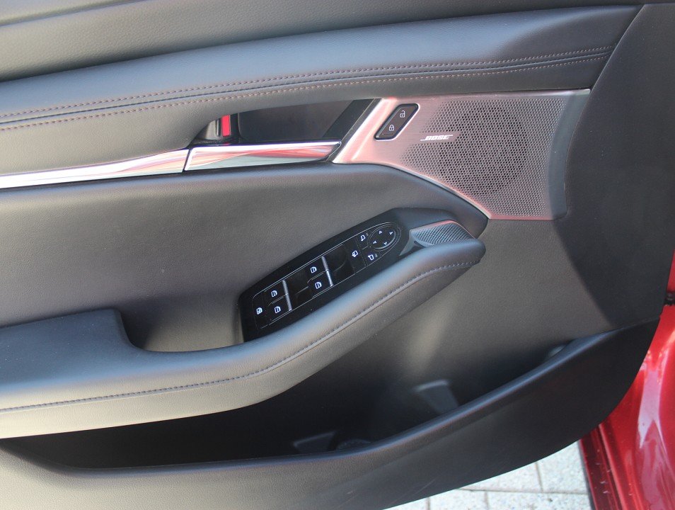 Fahrzeugabbildung Mazda 3 G-122 Selection LEDER ACT DES BOSE *Zubehör* Sportlich MATRIX 360° LogIn SHZ LHZ