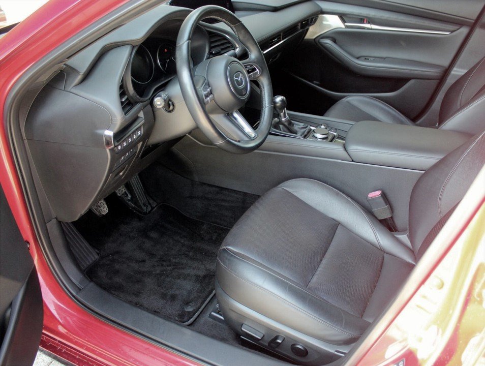 Fahrzeugabbildung Mazda 3 G-122 Selection LEDER ACT DES BOSE *Zubehör* Sportlich MATRIX 360° LogIn SHZ LHZ