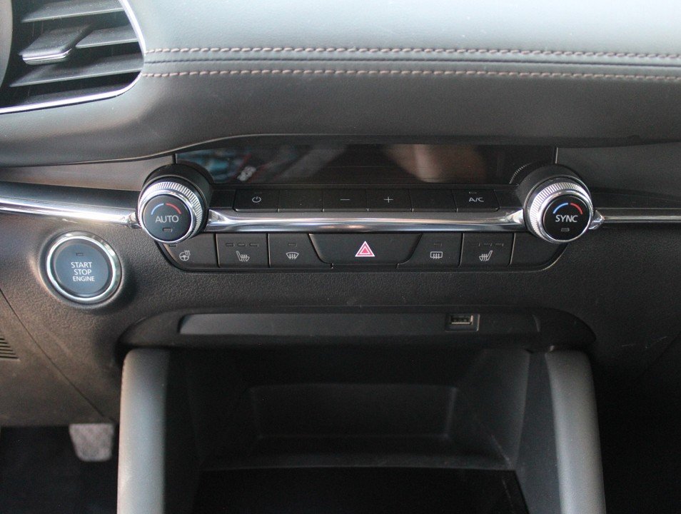 Fahrzeugabbildung Mazda 3 G-122 Selection LEDER ACT DES BOSE *Zubehör* Sportlich MATRIX 360° LogIn SHZ LHZ