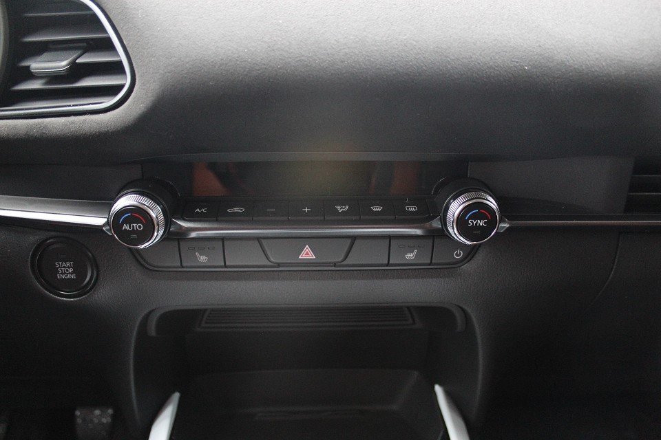 Fahrzeugabbildung Mazda CX-30 G-140 Nagisa Allwetter Teil-Leder el.Sitzv. BOSE