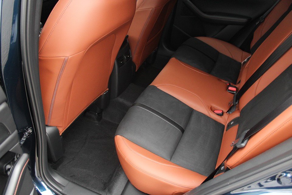 Fahrzeugabbildung Mazda CX-30 G-140 Nagisa Allwetter Teil-Leder el.Sitzv. BOSE