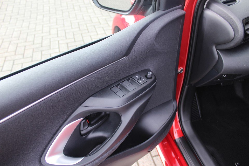 Fahrzeugabbildung Mazda 2 Hybrid 1.5L VVT-i 116 PS CVT Centre-Line *Sofort*Aktion* ALU ACAA RFK MRCC