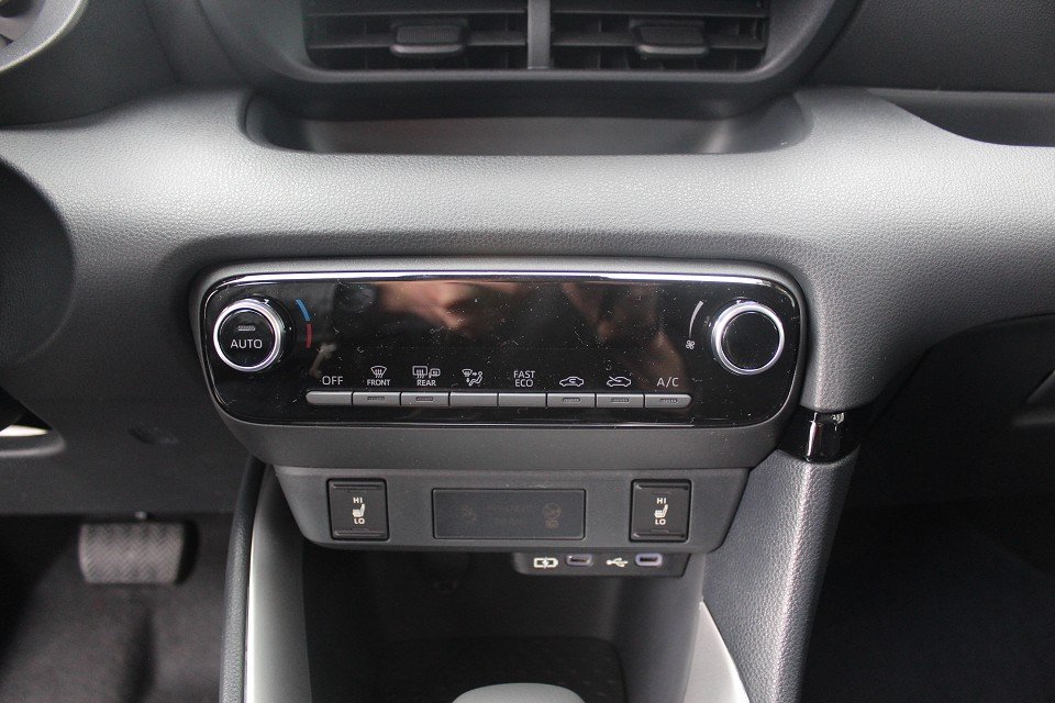 Fahrzeugabbildung Mazda 2 Hybrid 1.5L VVT-i 116 PS CVT Centre-Line *Sofort*Aktion* ALU ACAA RFK MRCC