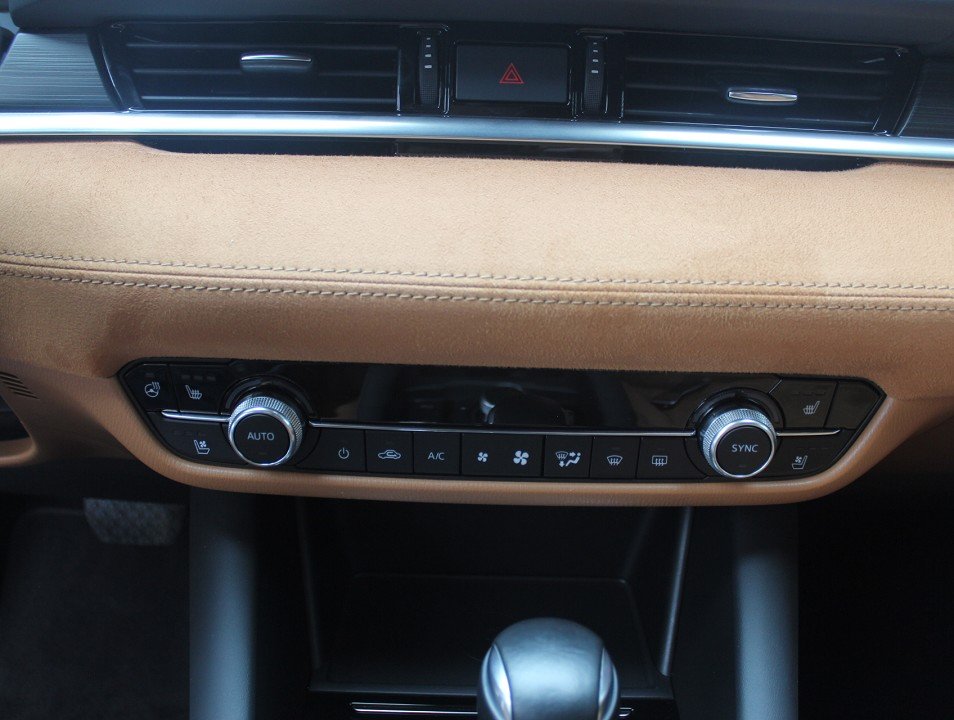 Fahrzeugabbildung Mazda 6 G-194 AT 20TH ANNIVERSARY GSD NAPPA el.Sitzv. 360° MATRIX BOSE HUD